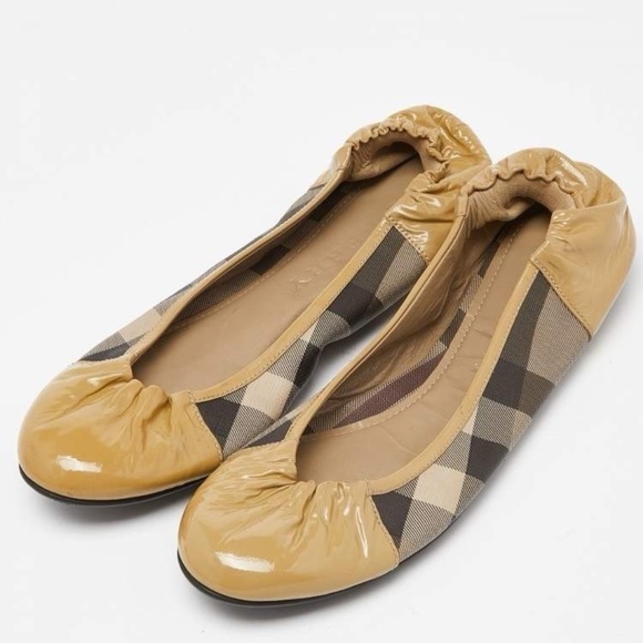 Burberry Beige Patent Leather And Nova Check Canvas Scrunch Ballet Flats Size 37 - Picture 1 of 8